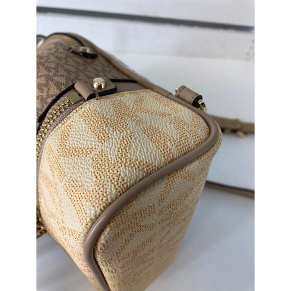 MICHAEL KORS MINI PVC SIGNATURE PRINT CROSSBODY BAG - Picture 8 of 15